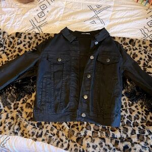 Crop denim jacket with fringe